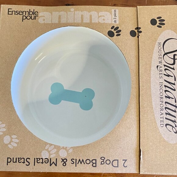 2 DOG BOWLS W/ STAND by SIGNATURE HOUSEWARES INCORPORATED - Picture 4 of 9
